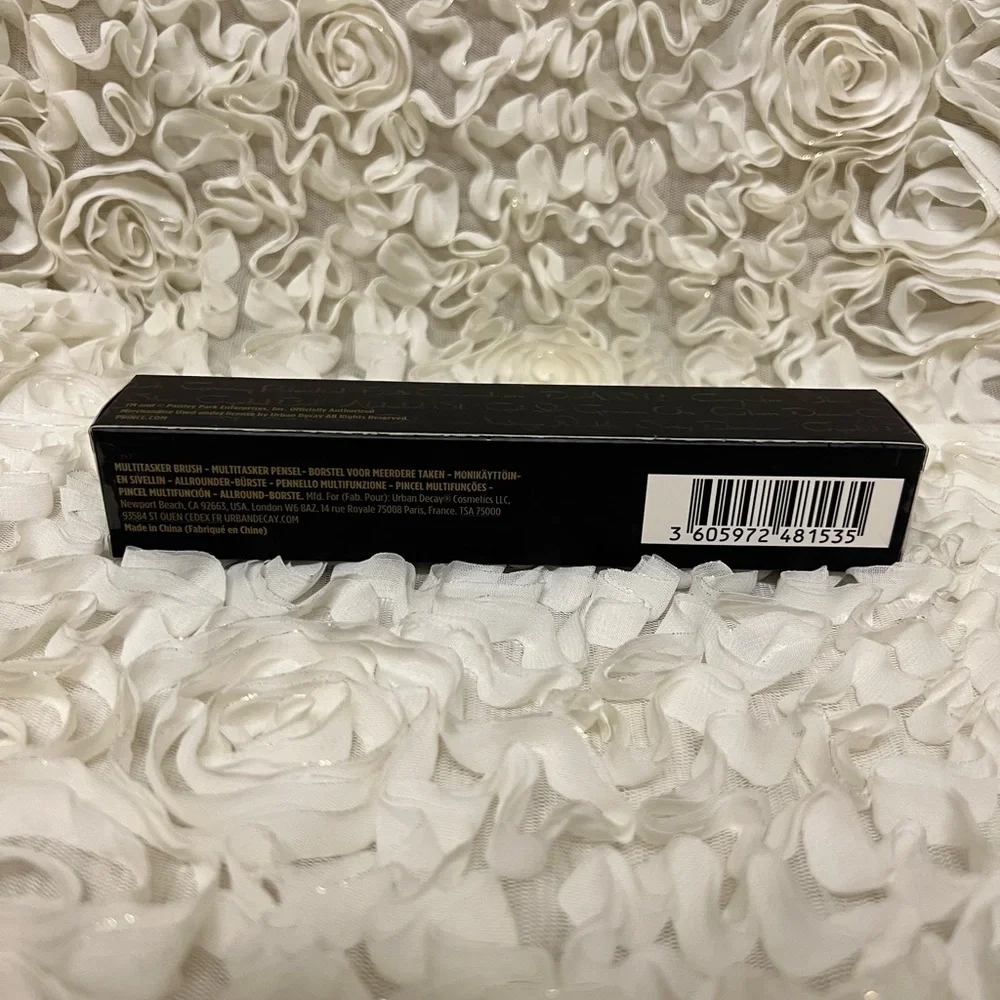 BNWT!🖤Urban decay x prince multitasker brush limited Edition 🖤